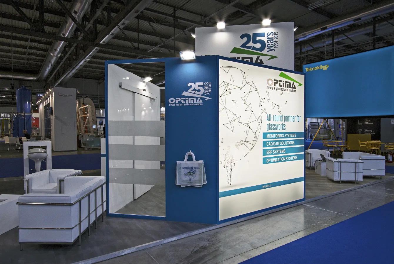 Mido: stand per lenti specializzate Anti-Blue Light, outdoor e sport estremi Stand Perfect Cut : soluzioni espositive per software vetro, con design accattivante, schermi promozionali e accessori brandizzati