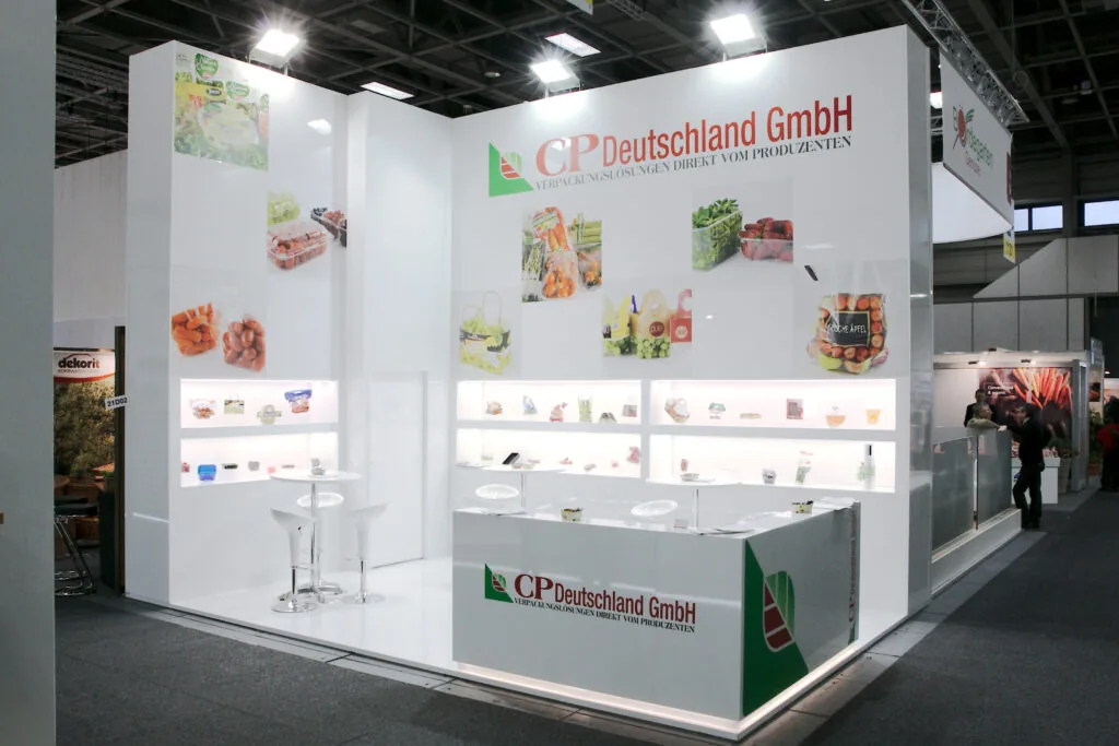 Stand fieristico CP Deutschland GmbH con esposizione di prodotti alimentari confezionati a Fruit Logistica
